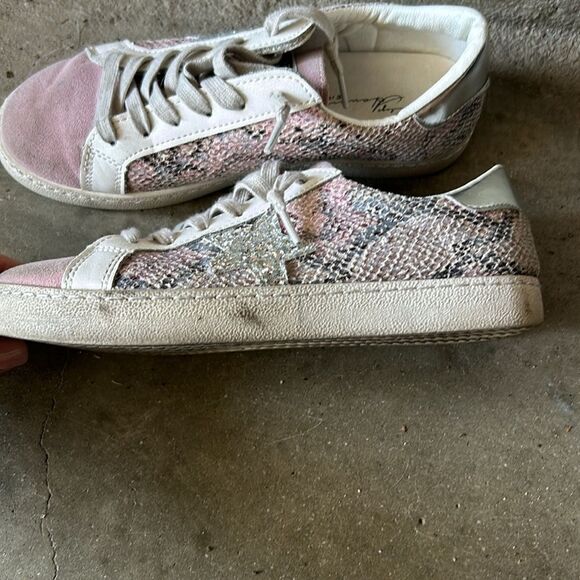 Vintage Havana Pink adorable worn once size 6 sneakers - Picture 3 of 9